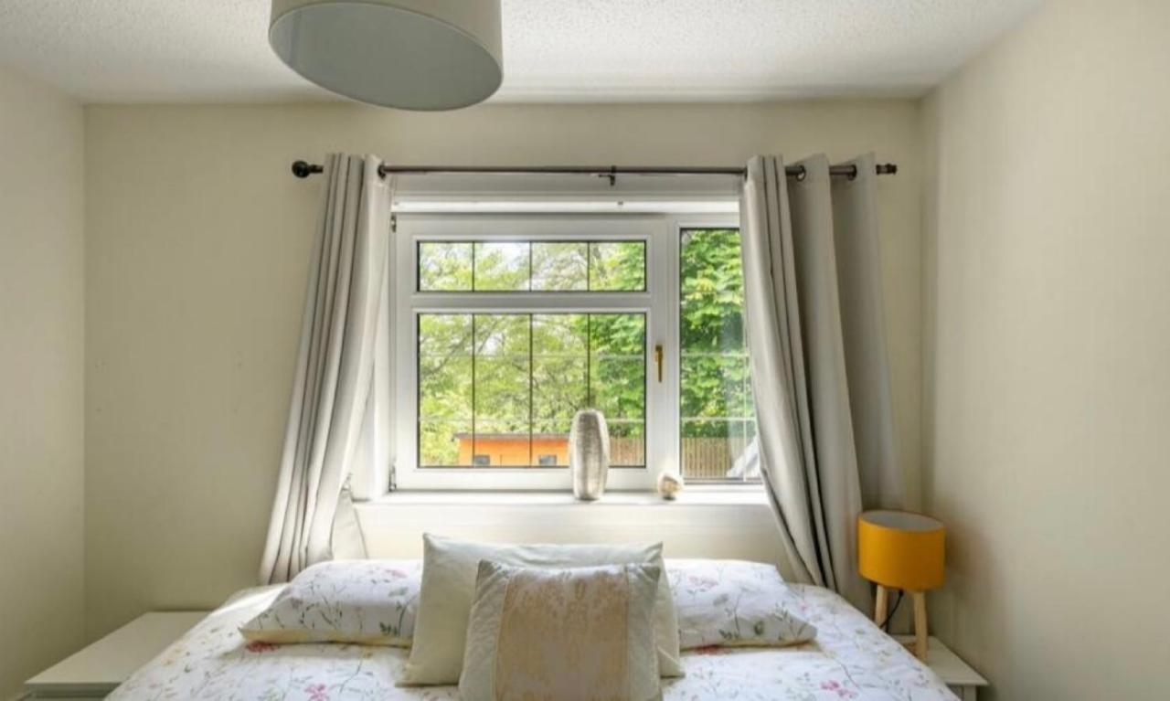 Home To Home Stay Apartment กลาสโกว์ ภายนอก รูปภาพ